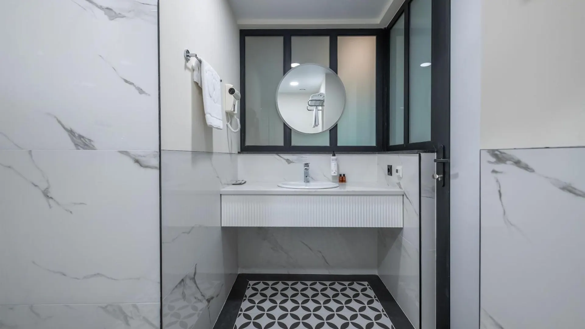 Boutique Hotel Calligraphy Tbilisi 4*,  Georgien